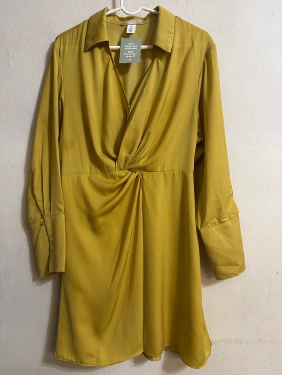 H&M Dresses & Skirts - H&M Women's Mustard Twist-Front Shirt Dress Size M NWT